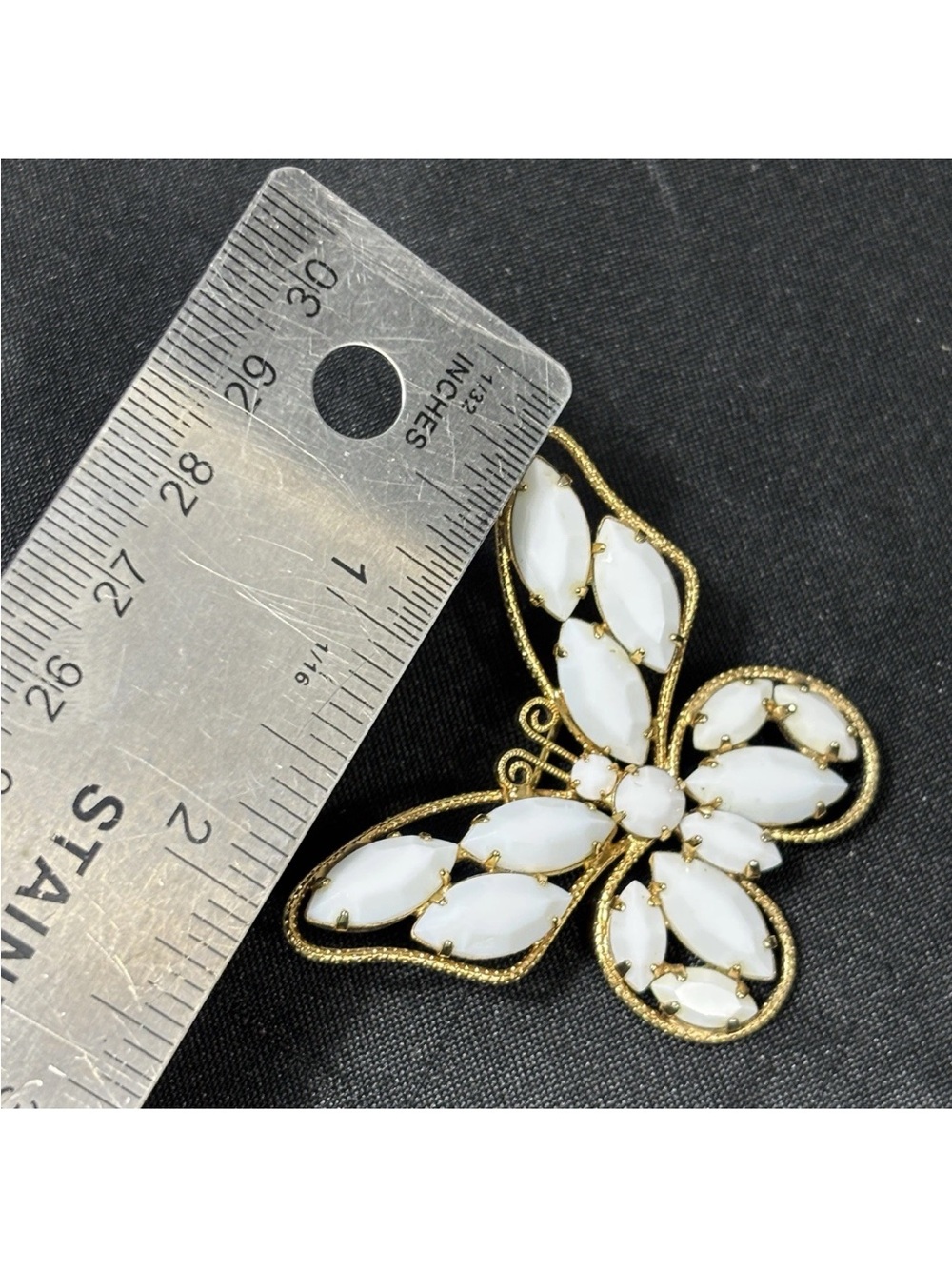 Vintage Butterfly Brooch Milk Glass Stones Gold-tone 2" x 1.75" - Picture 3 of 14
